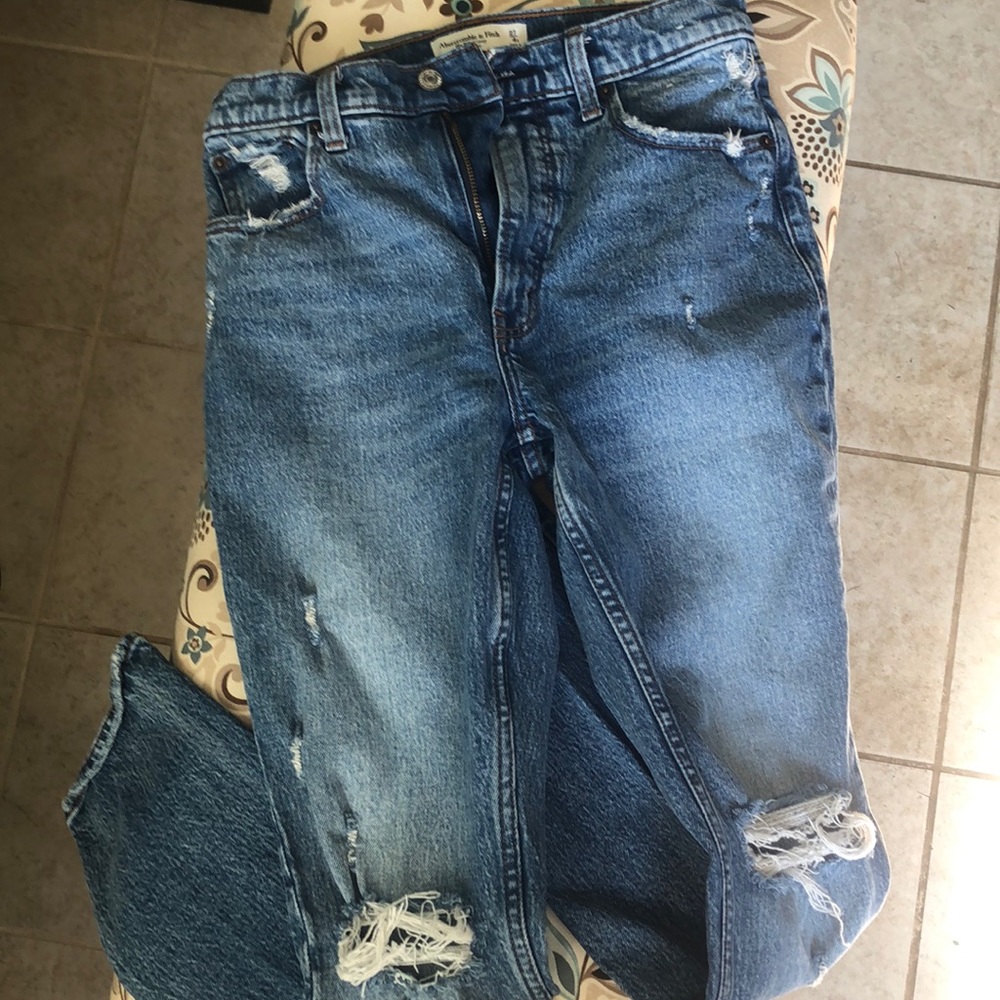 Abercrombie 90s skinny/straight high rise Jeans!